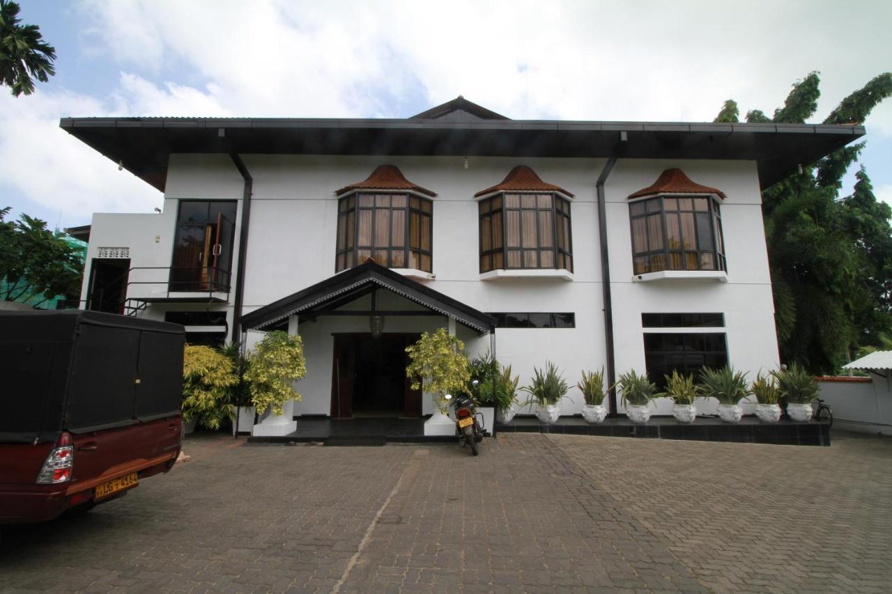 Garden Beach Hotel Kalutara Exterior foto